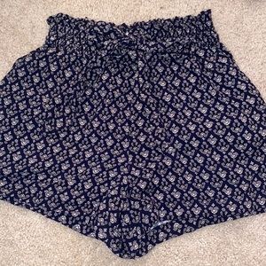 HOLLISTER ULTRA HIGH RISE PAPERBAG BLUE FLORAL SHORT